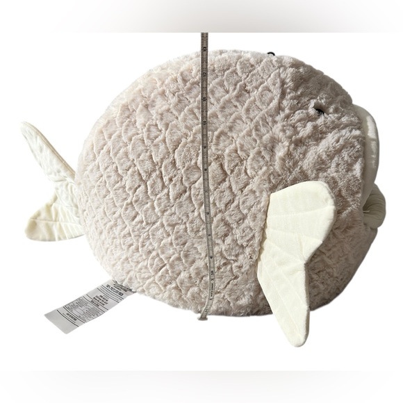 Cozy Fish-Shaped Dog Bed in Cream - Picture 4 of 11